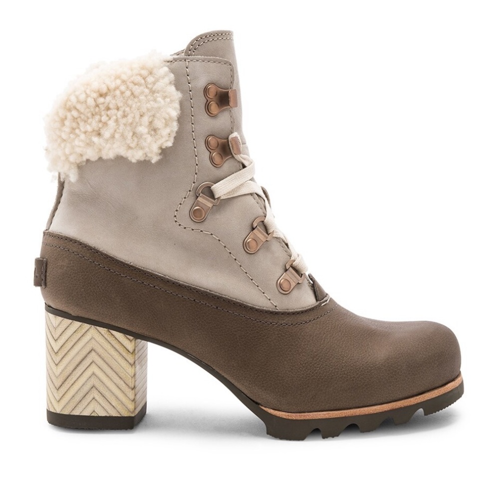 SOREL Jayne Lux Boots in Ancient Fossil/Mud Lace Up Heeled REVOLVE Women’s 8